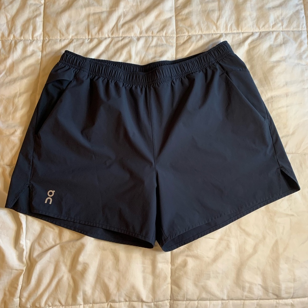 On Cloud Running shorts size L